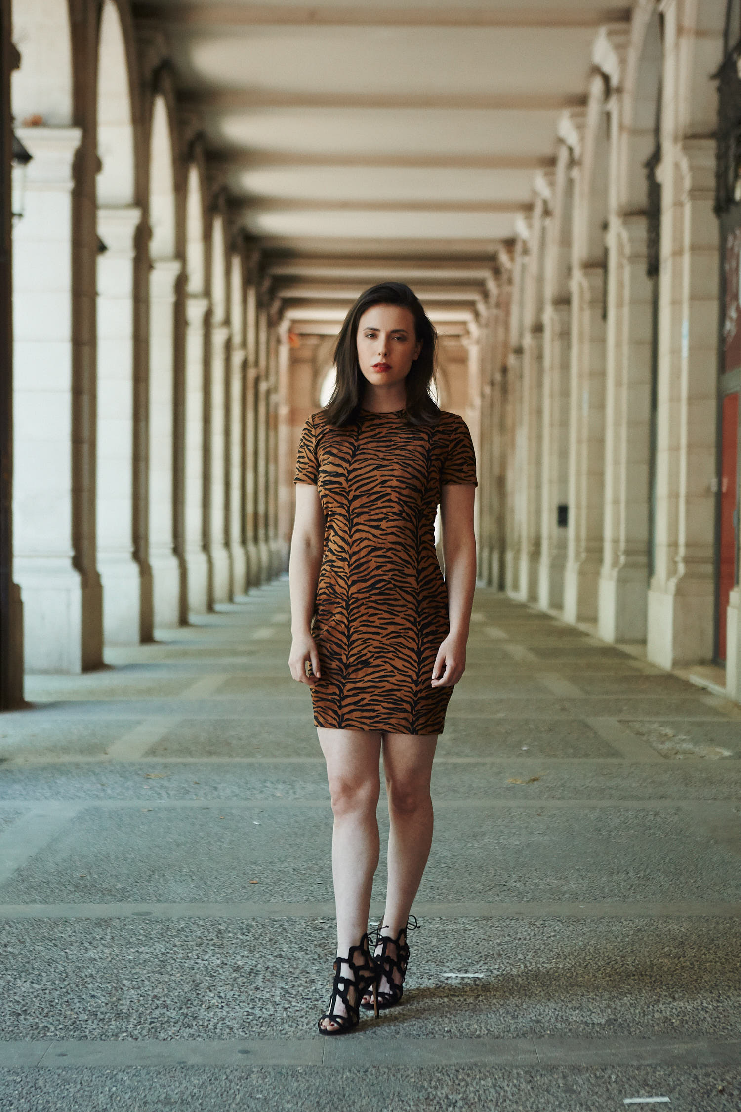 hot-performer-casey-calvert16