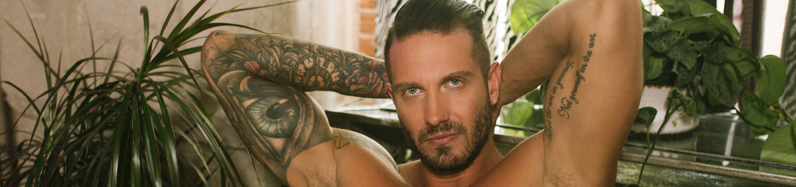 This is a default alt