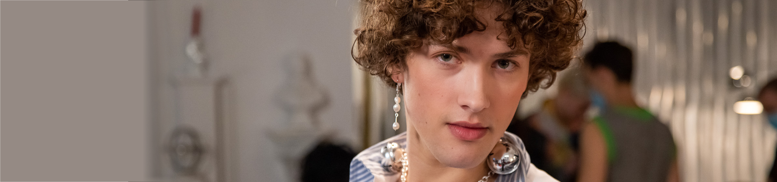 This is a default alt