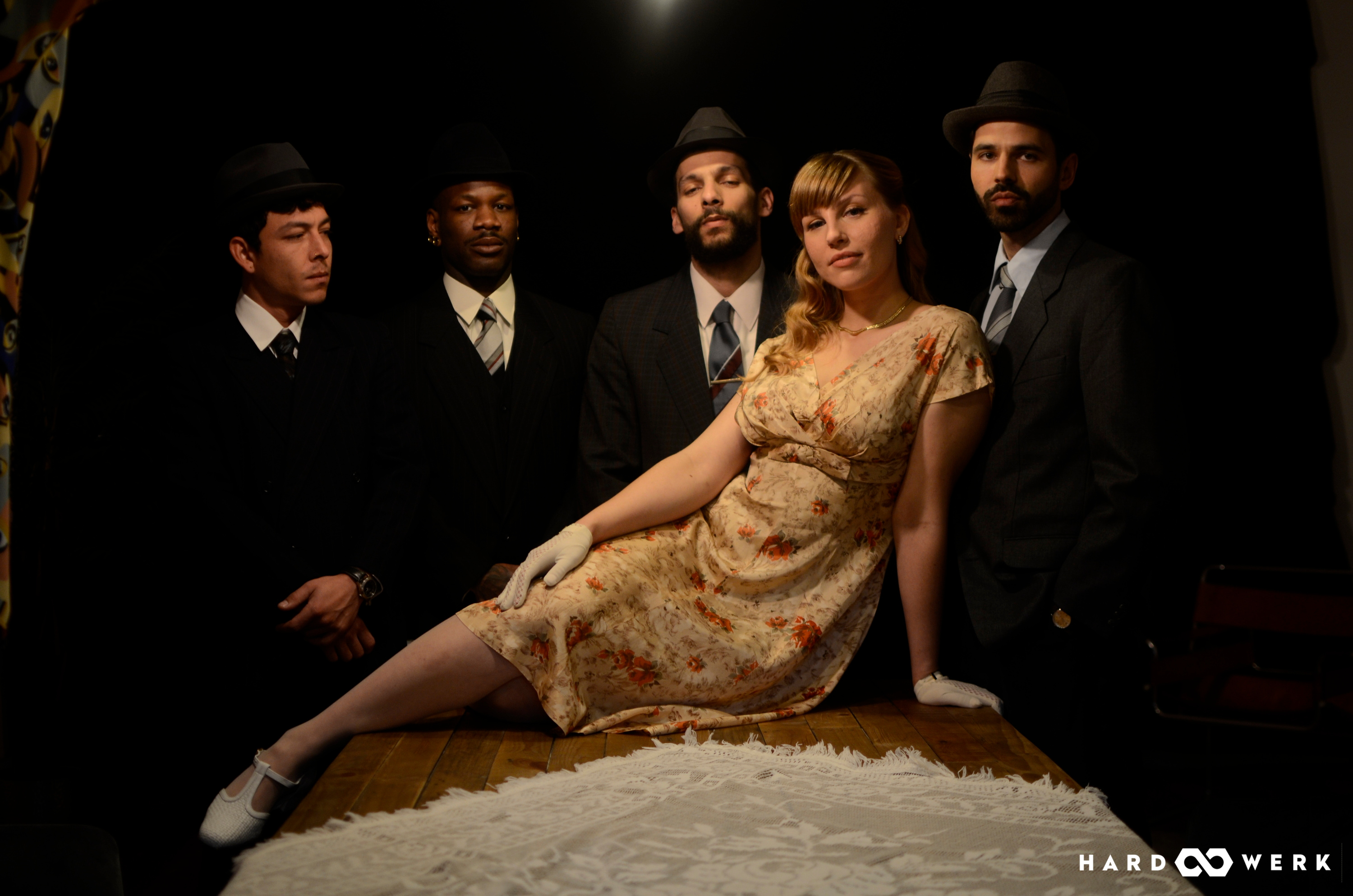 This is a default alt