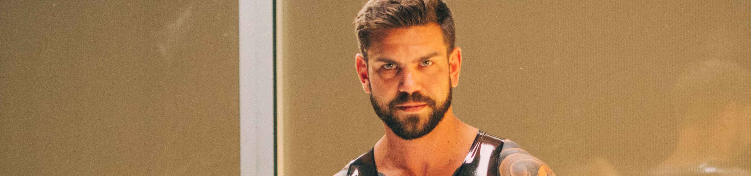 This is a default alt