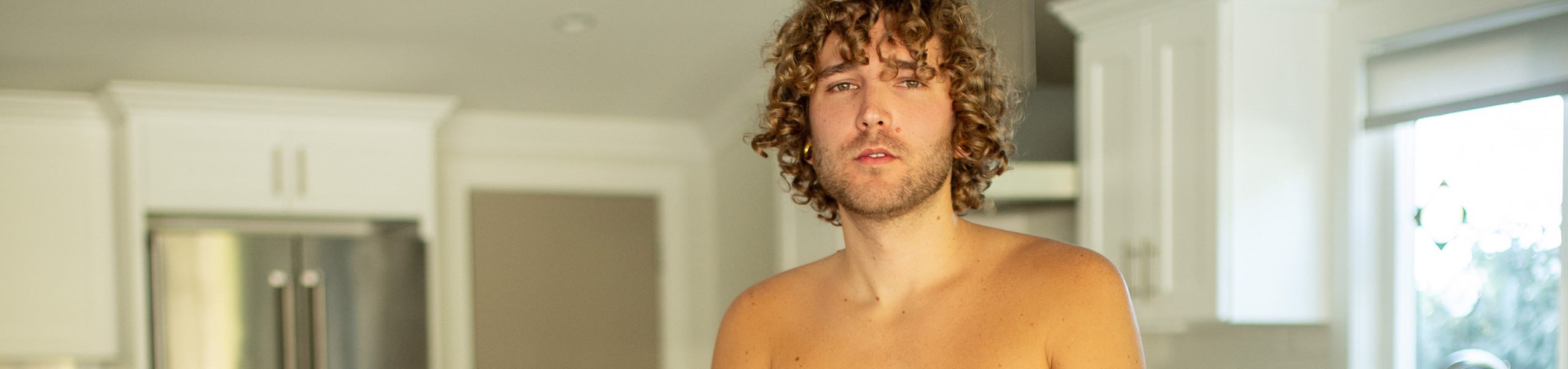 This is a default alt