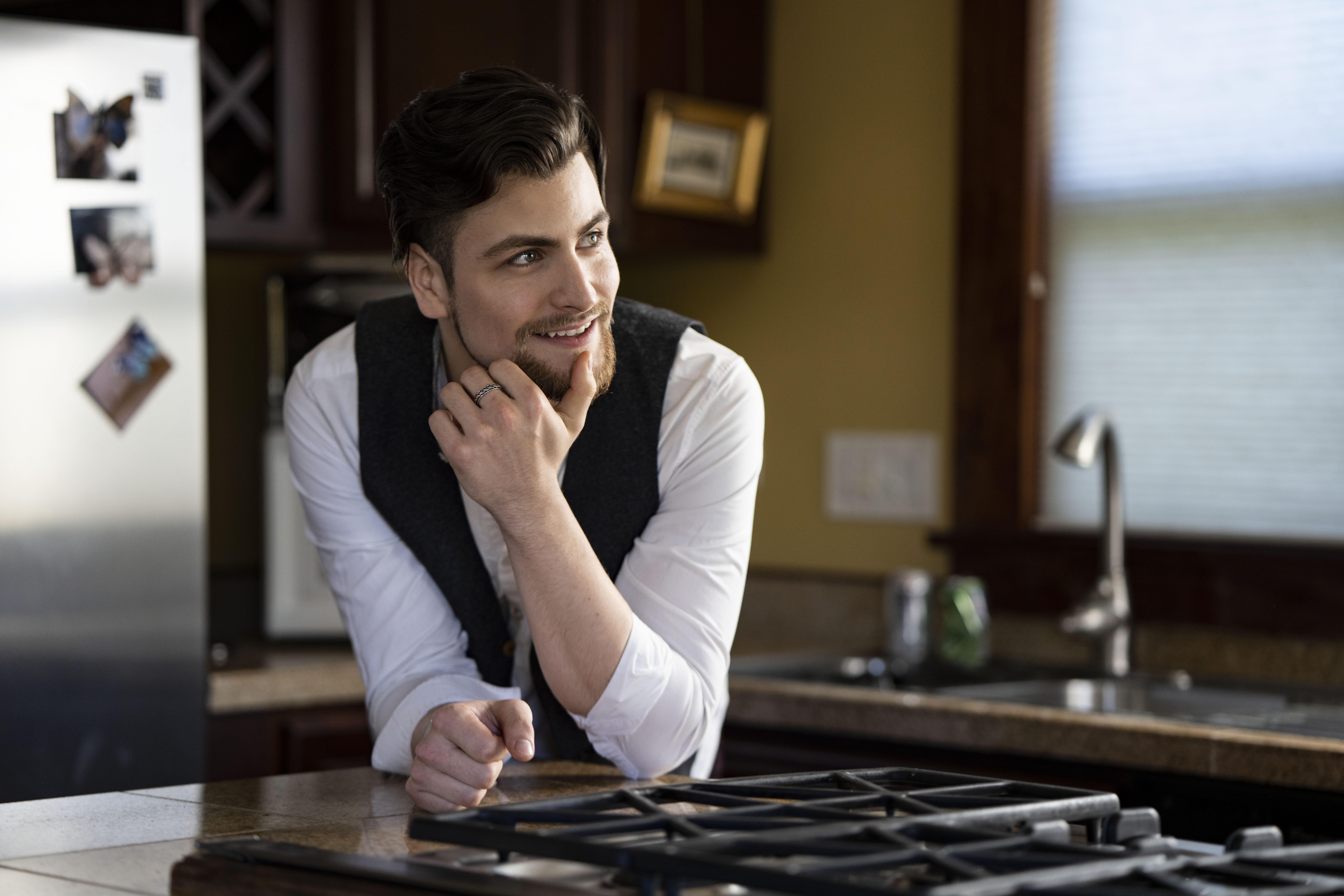 MatiasHeadshot_LR2-min