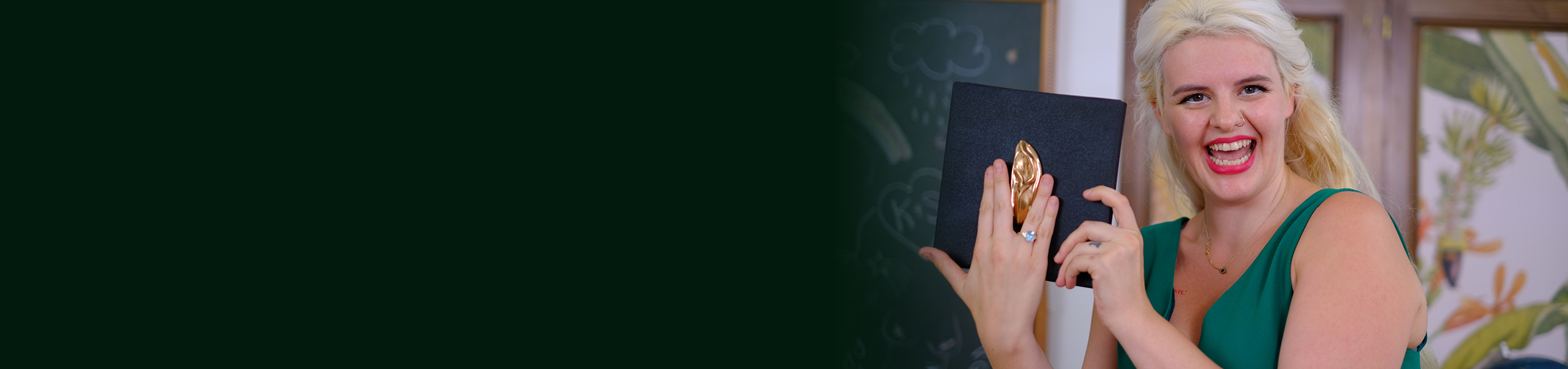 This is a default alt