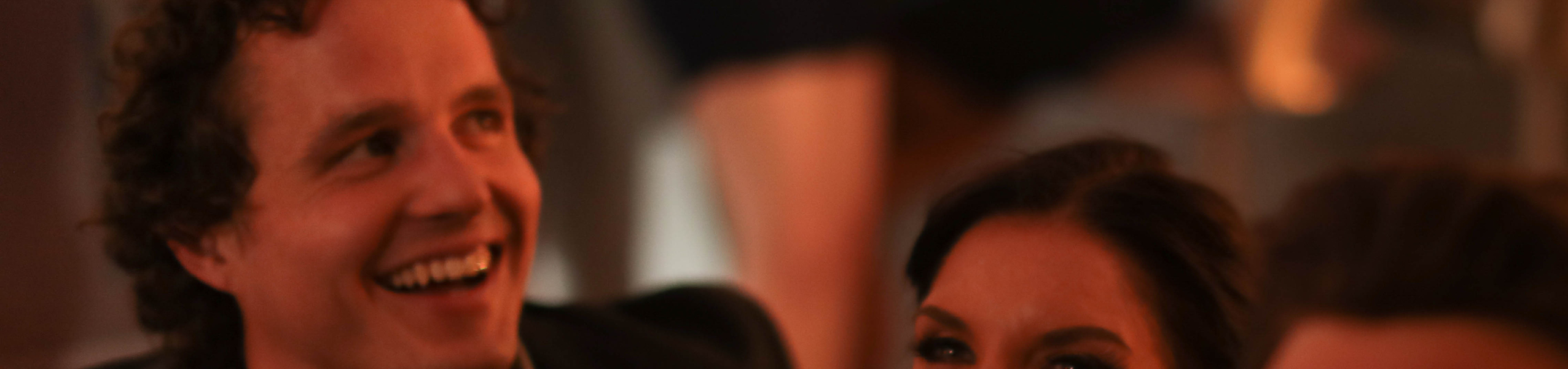 This is a default alt