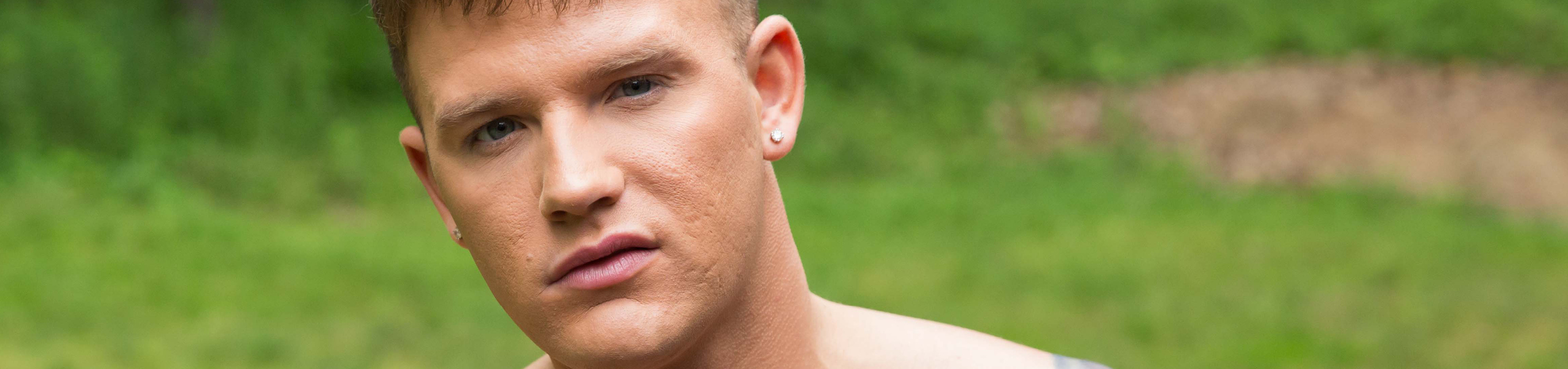 This is a default alt