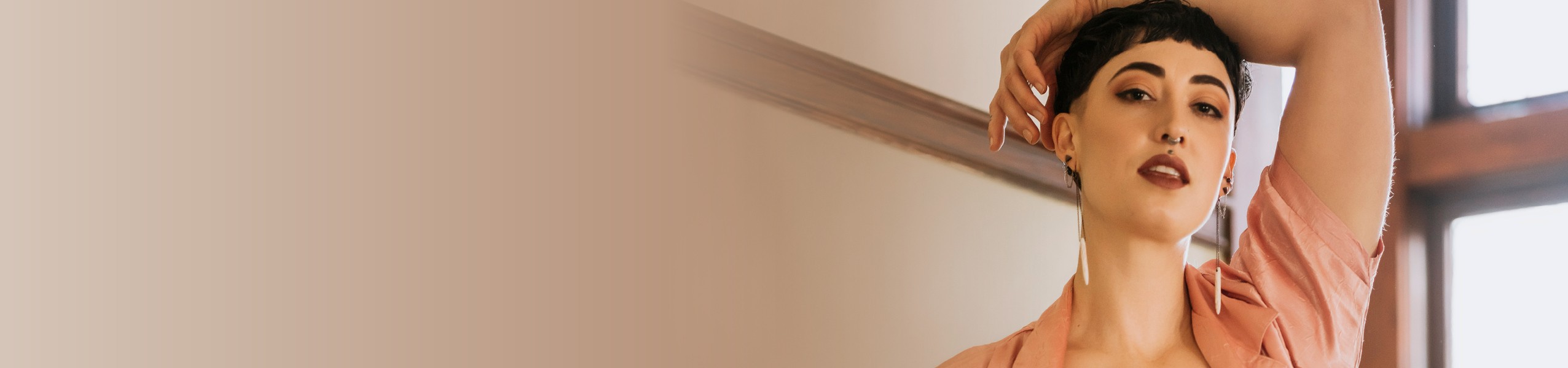 This is a default alt