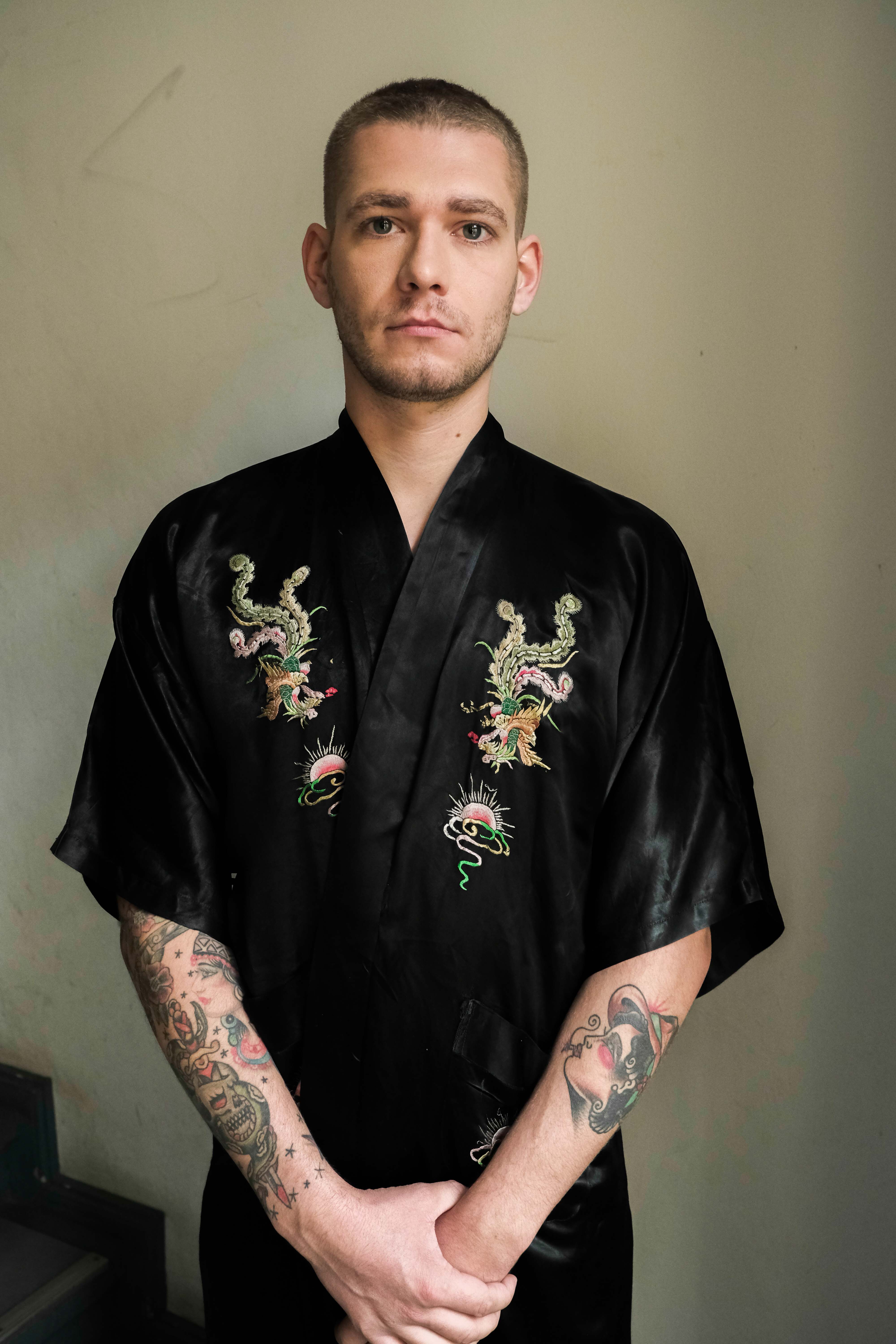 This is a default alt