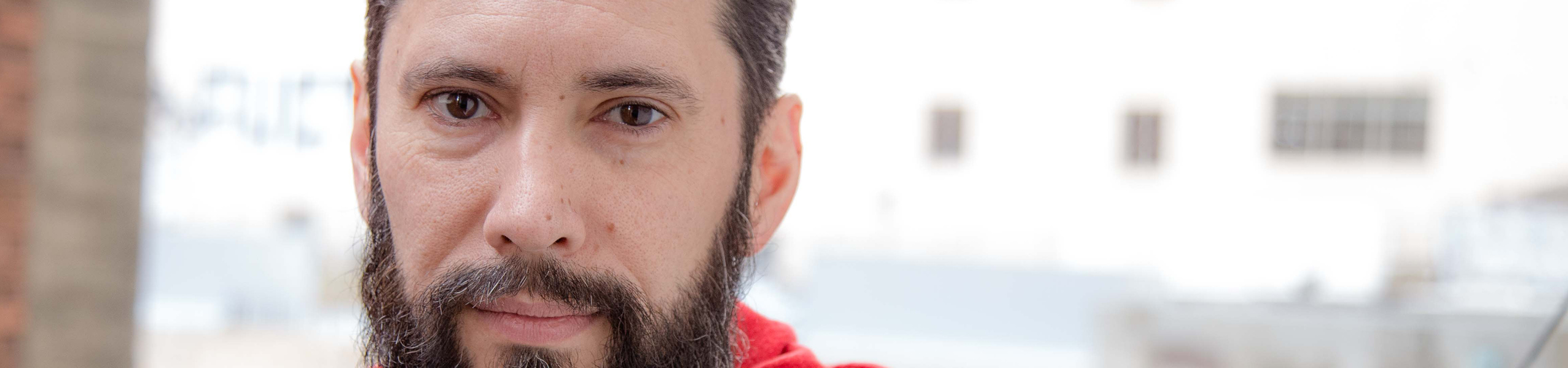 This is a default alt